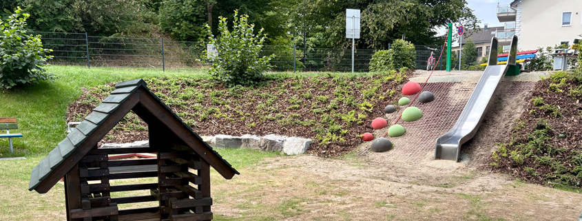 Spielplatz-direkt-an-der-Balkantrasse